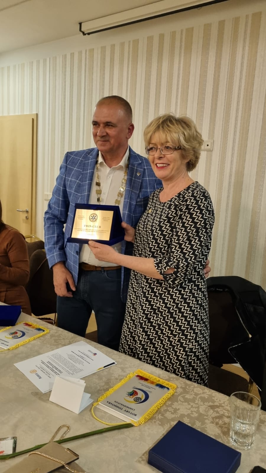 Bratimljenje Twinning agreement Sa radošću saopštavamo da se naš klub 2.