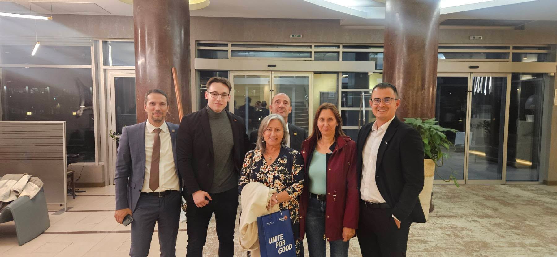 Članovi našeg kluba i rotarakta prisustvovali su zajedničkom sastanku klubova…