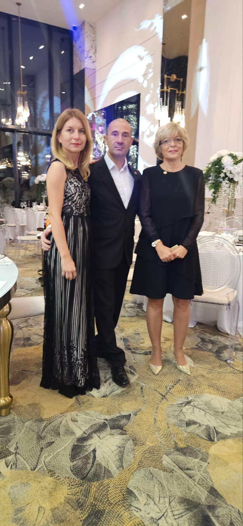 Daliborka Bojković Breti i Vladimir Denćan sa suprugom prisustvovali su…