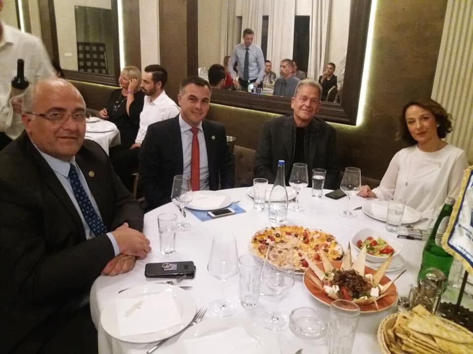 Divno veče - učenje, služenje, druženje i uživanje.