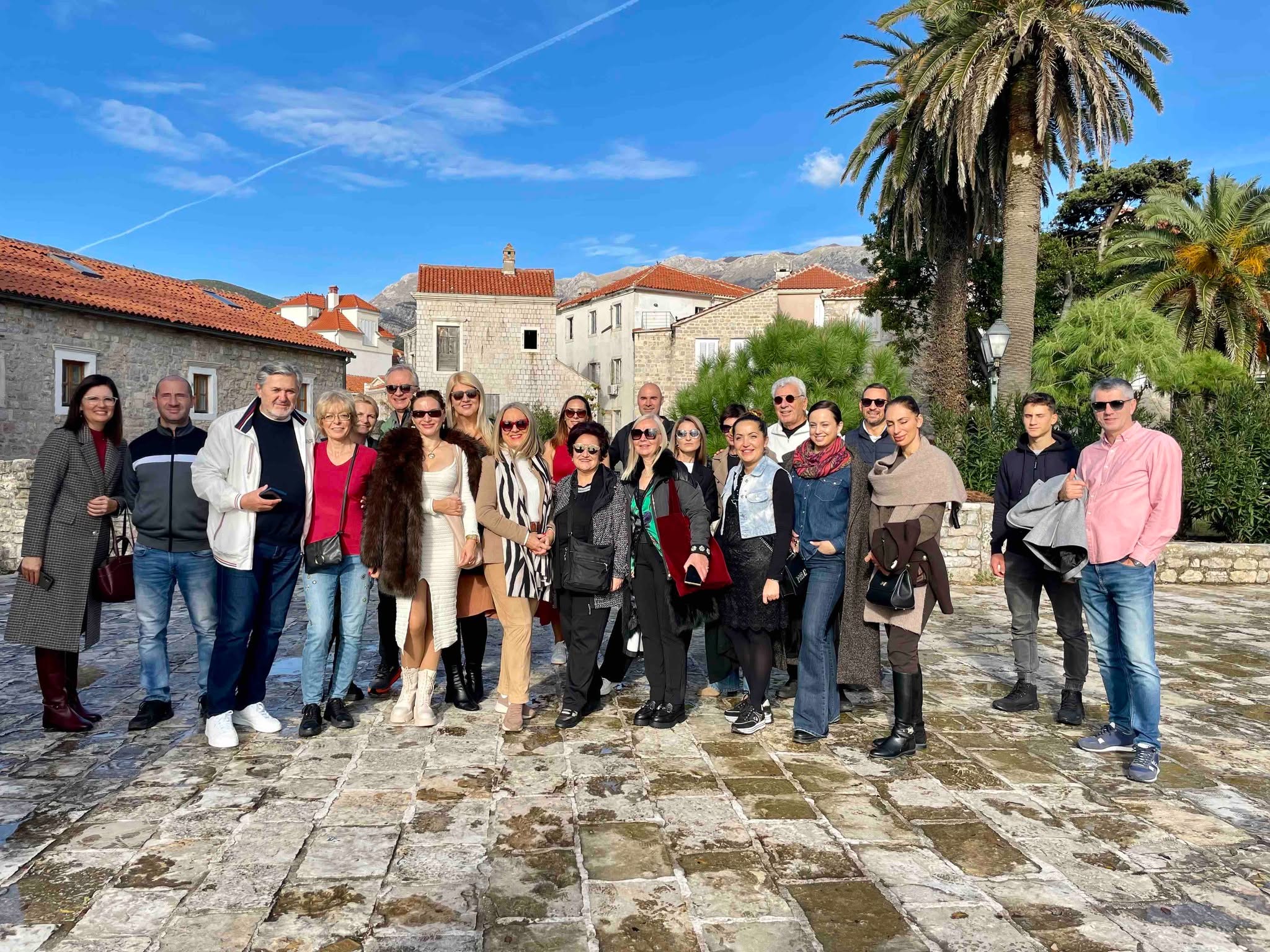 Naši članovi prisustvovali su svečanosti ,,Ladies' night" Rotari kluba Budva.